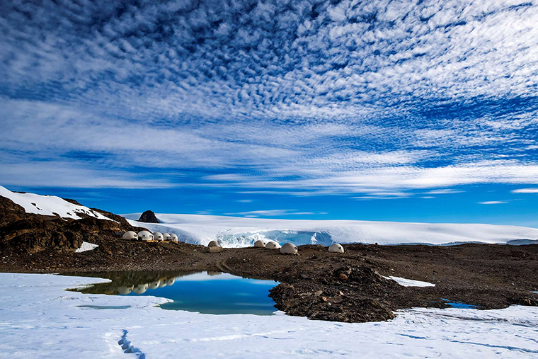 White Desert's otherworldly setup. A beautiful Antarctic snow and ice scene